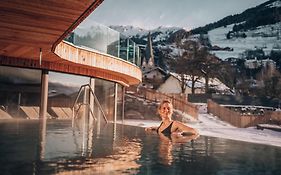 Spa & Naturhotel Outside